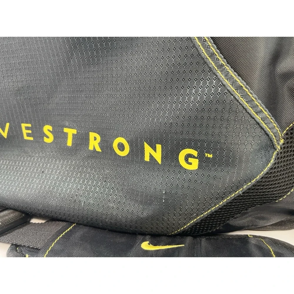 NIKE LIVESTRONG Black Charcoal Armstrong Nylon Duffel Bag 21 x 9 x 9 RARE